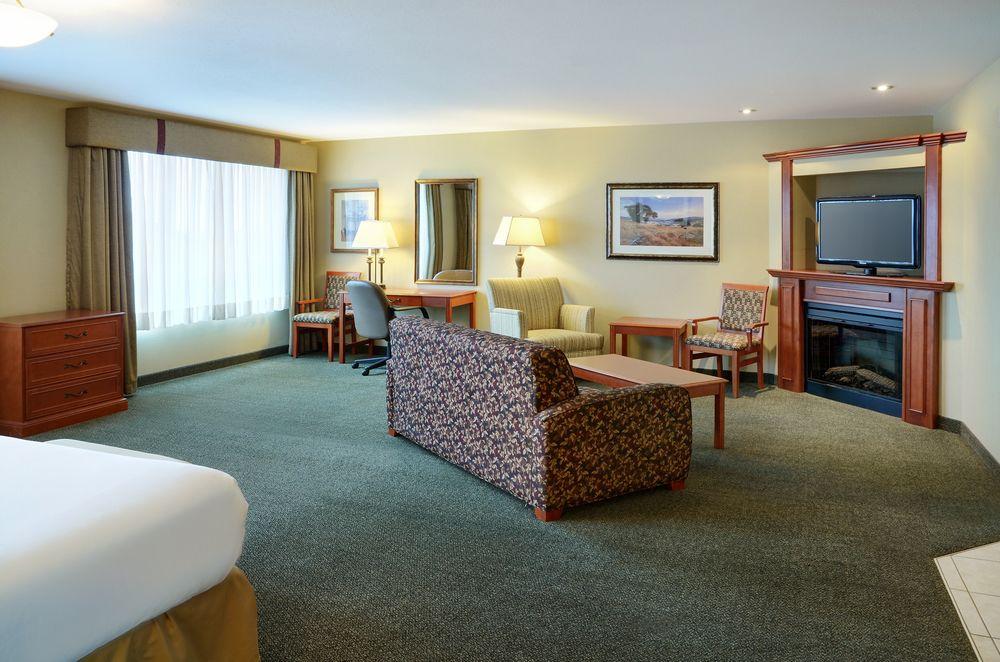 Holiday Inn Express & Suites Medicine Hat, An Ihg Hotel Εξωτερικό φωτογραφία